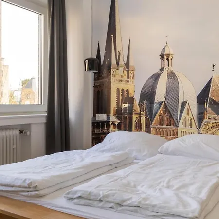 Ginius Homes - Aachen Cathedral Room